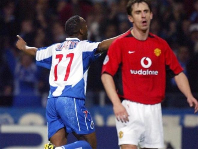 中表现得更 中表现得更